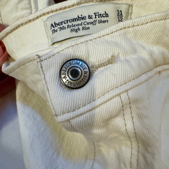 NEW A&F 90s High Rise Short - Picture 2 of 6